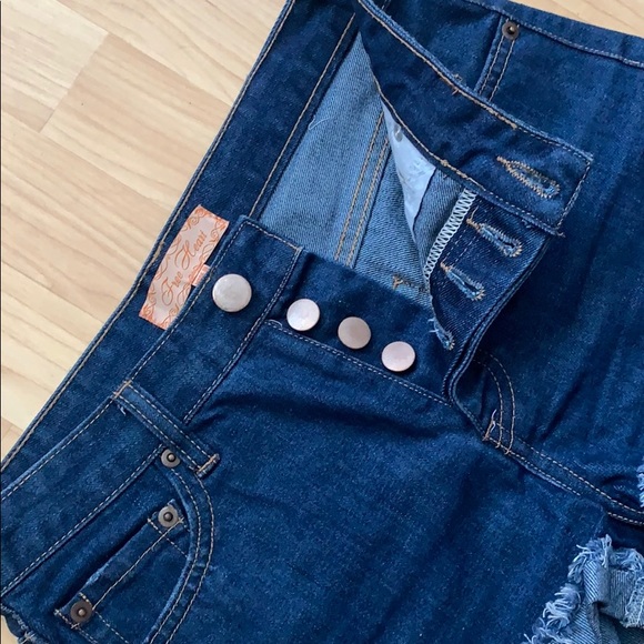 High Waisted Dark Wash Jean Shorts - Picture 4 of 6